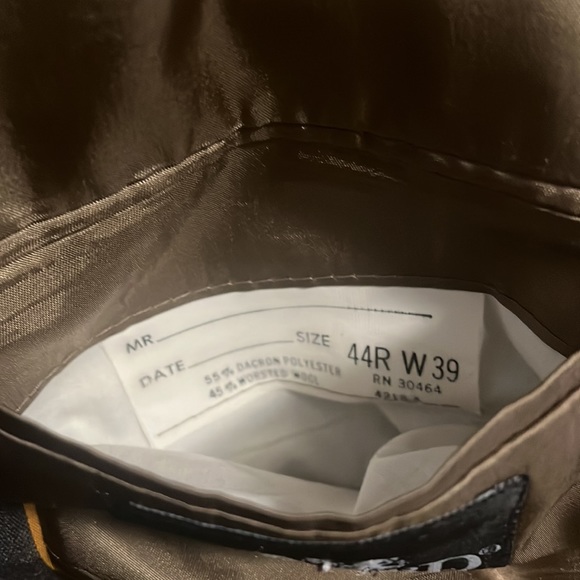 Suit - Picture 5 of 5